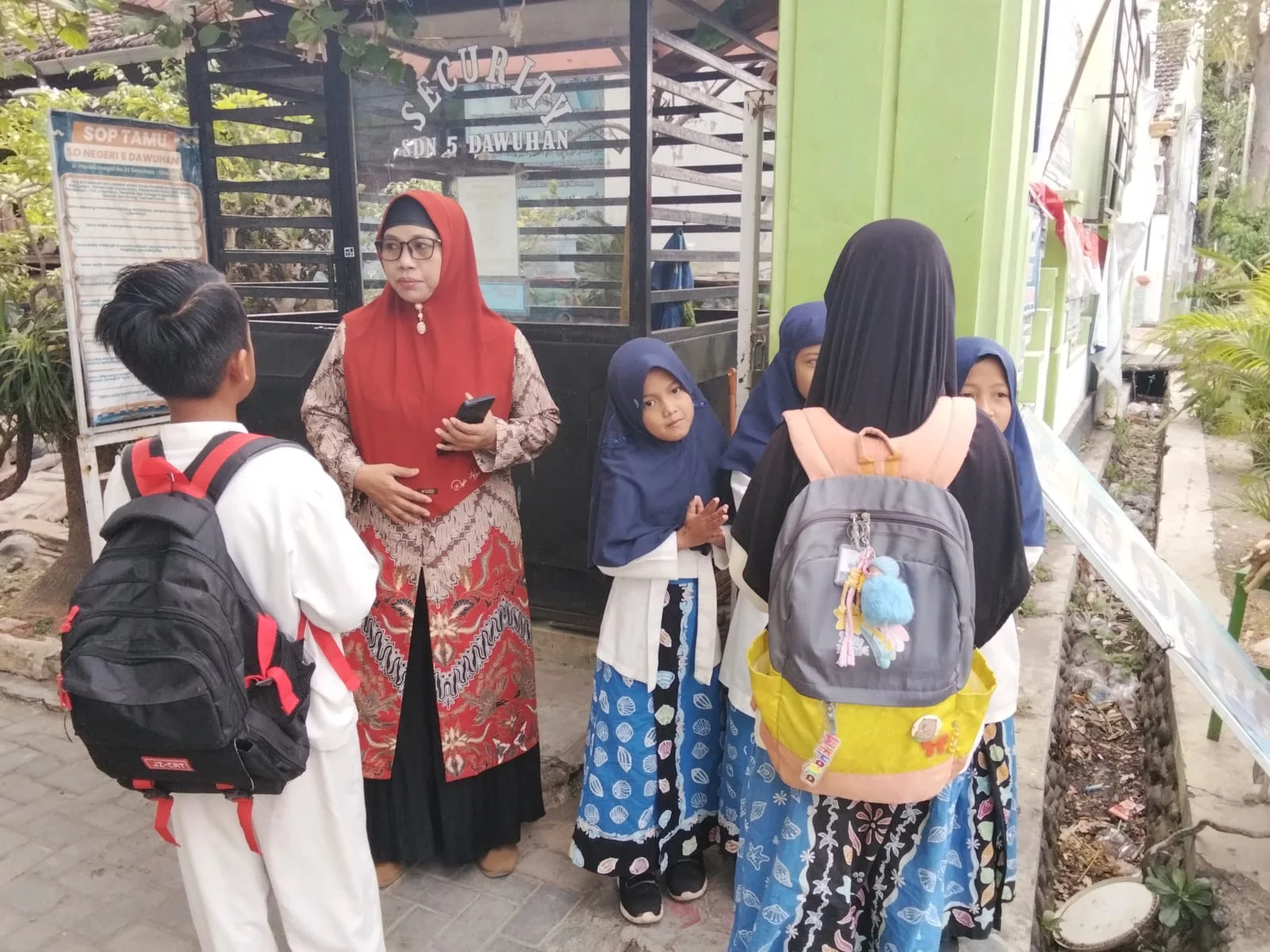 DOKUMENTASI PEMBIASAAN SD NEGERI 5 DAWUHAN